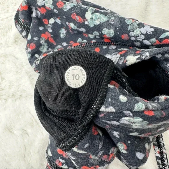 Lululemon Flow Y Bra Nulu Light
Support Water Blossom Multi Size 10 - Picture 5 of 5